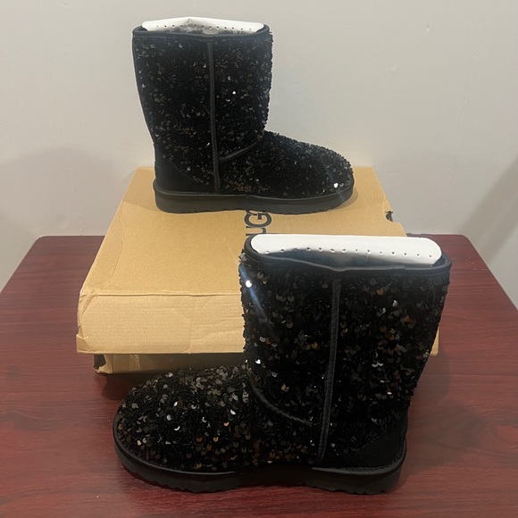 Ugg, Classic Short Chunky Sequin, 1130650, Black - Picture 8 of 12